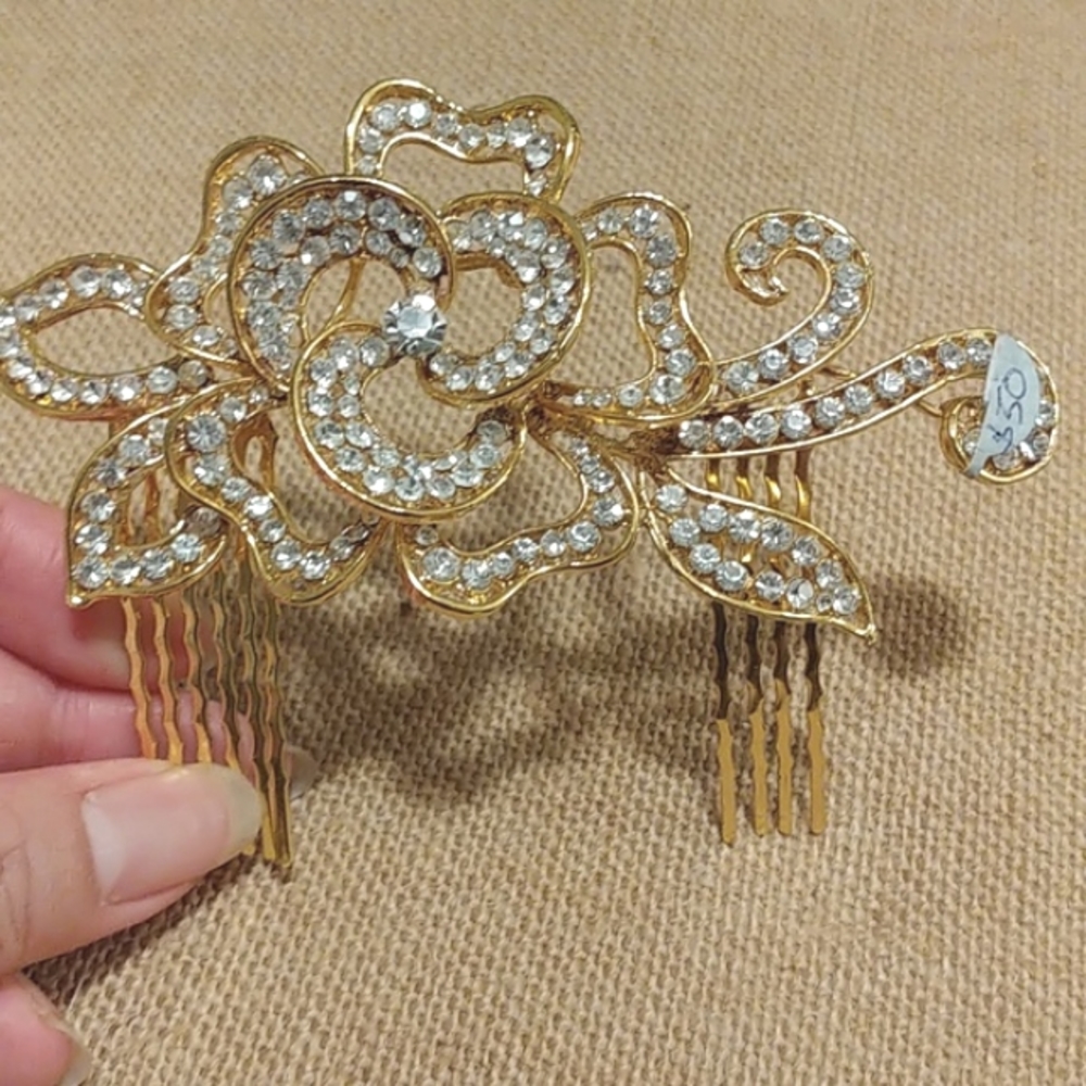 Large Gold floral hair comb NWT